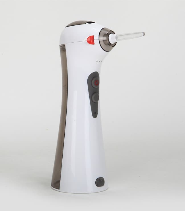 Rechargeable dental care oral irrigator with pulse function